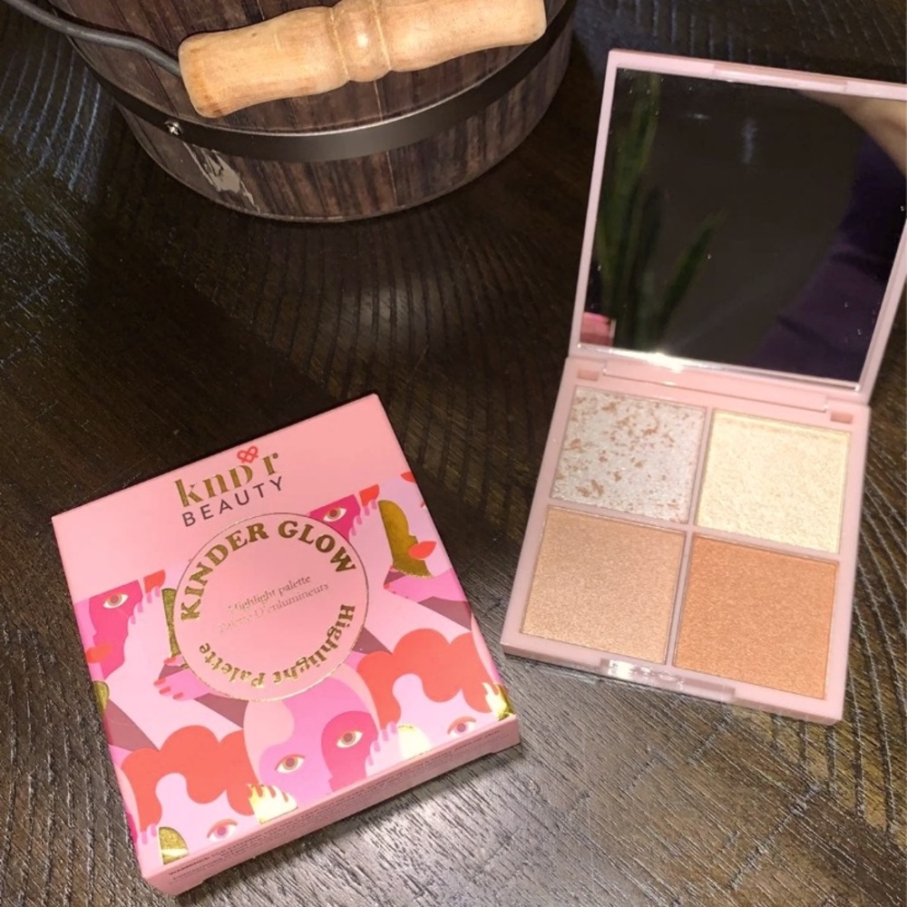 SOLD!! Highlight Palette + Makeup Sticks